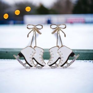 ⛸ Adorable Ice Skate jewelled  Drop Earrings